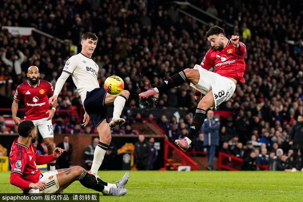 31岁B费遭曼联抛弃，4500万德甲新星补位，重建赌局能成？